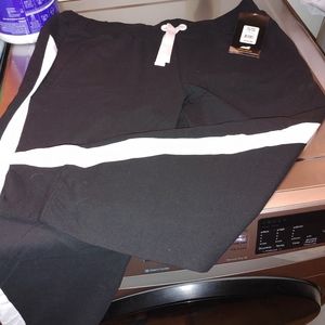 AVIA.     XL (16-18)   NWT EXERCISE CAPRI'S.